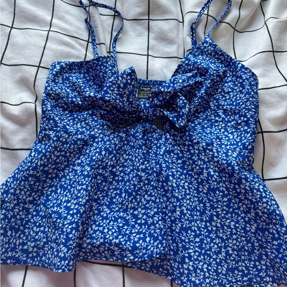 blue floral top